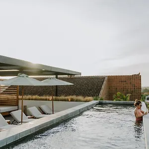 Отель The Komu Bali, Чангу